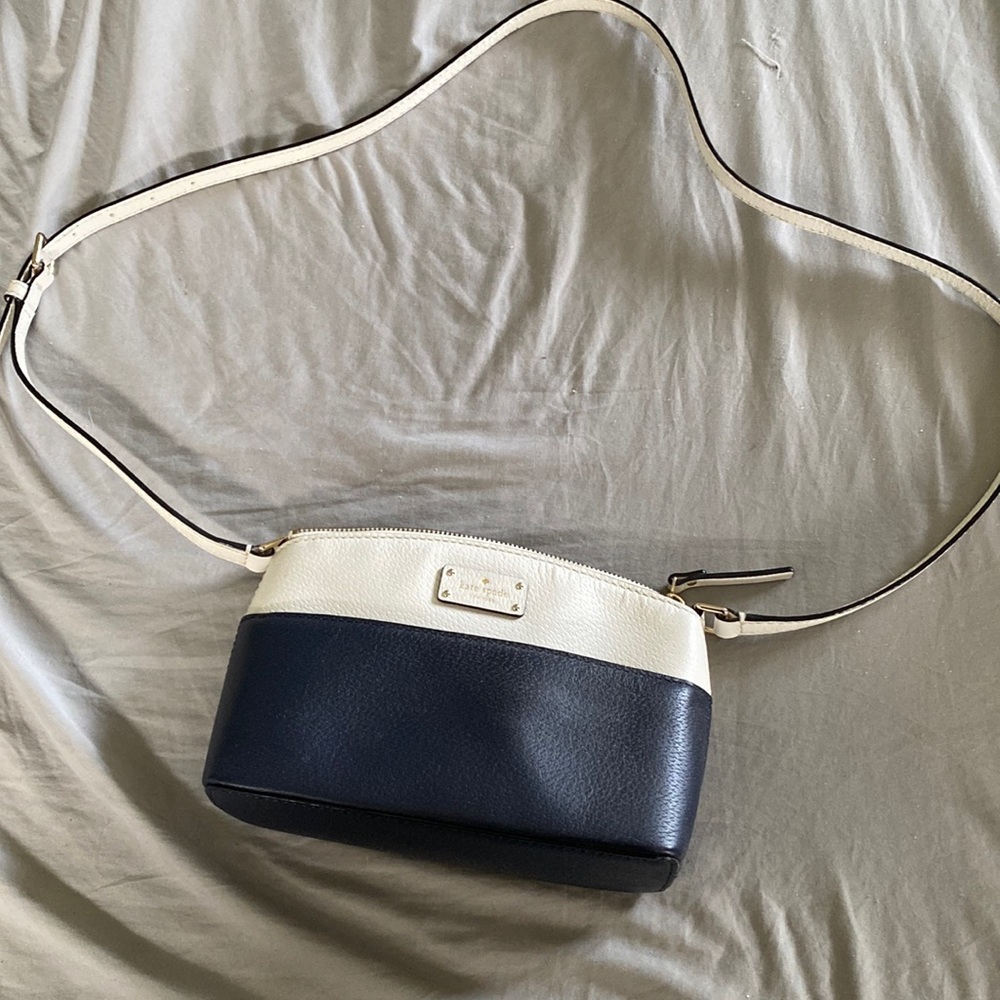 Kate Spade Navy and White crossbody purse